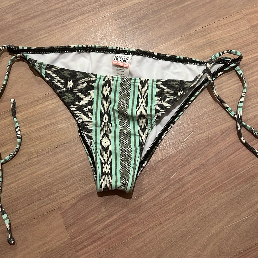 Billabong bikini bottom- worn once. EUC.